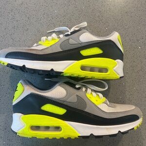 Nike Air Max 90 Volt